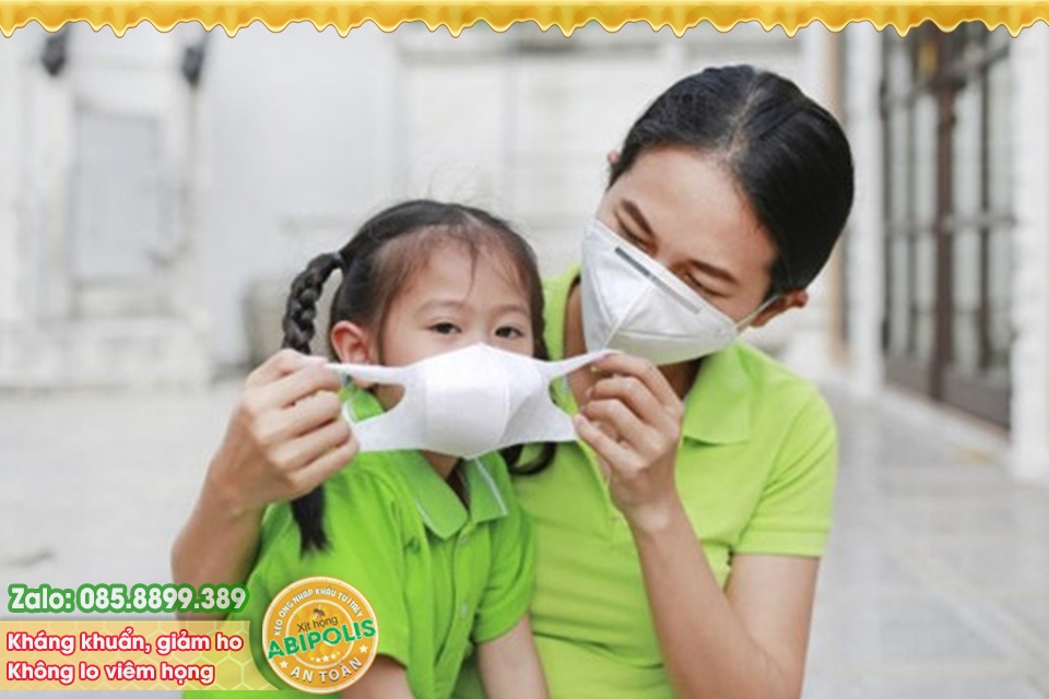 Bảo vệ đường hô hấp của trẻ đúng, giảm nguy cơ dịch bệnh tấn công