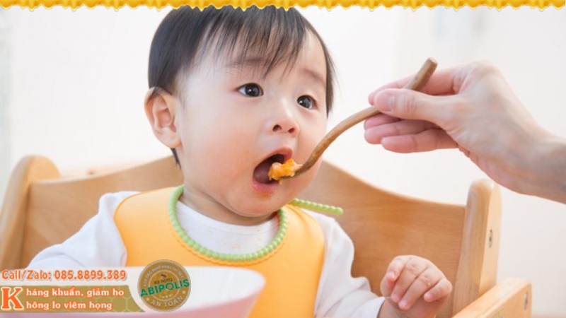 Dinh dưỡng khi viêm đường hô hấp cho trẻ dưới 5 tuổi